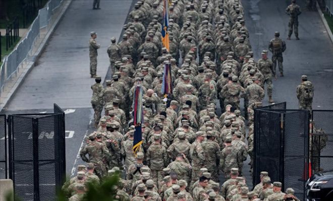 光美国破防了美国阅兵像是战俘开元棋牌中国93大阅兵演练曝(图6)