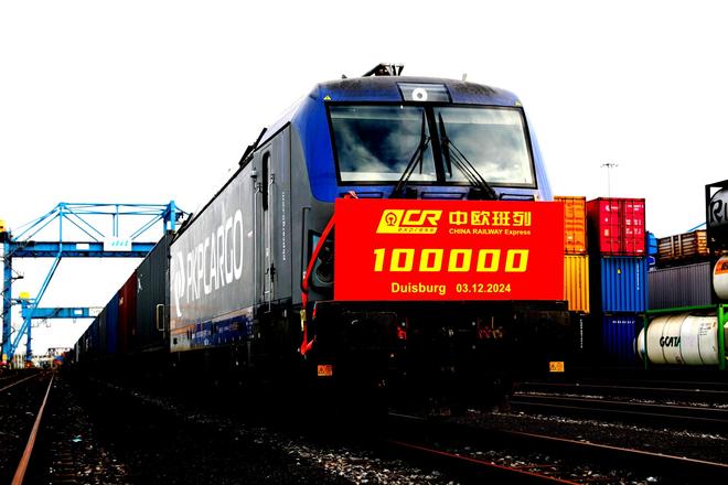 光美国破防了美国阅兵像是战俘开元棋牌中国93大阅兵演练曝(图8)