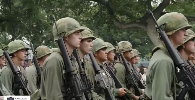 光美国破防了美国阅兵像是战俘开元棋牌中国93大阅兵演练曝(图11)